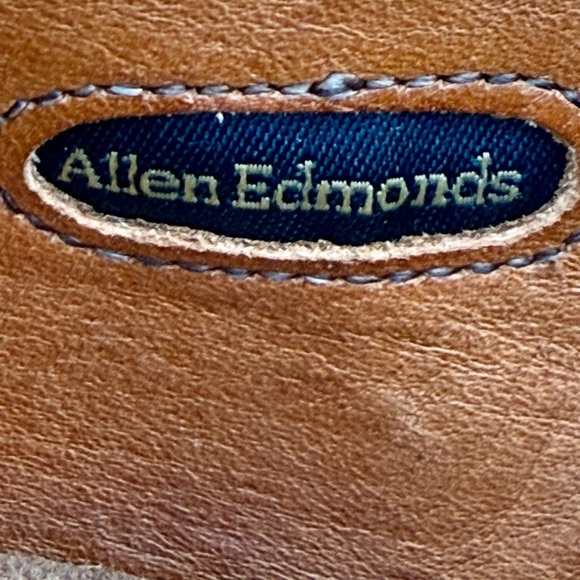 Allen Edmonds Boone Suede Bluchers 9.5 Wide – Vibram Sole main image 7